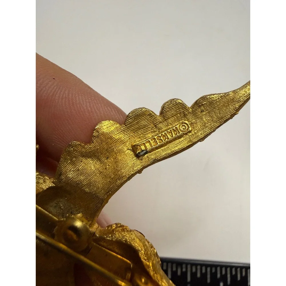 Mamselle Gold Tone Textured Hummingbird Brooch Rhinestone Eye Vintage Pin